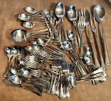 Oneida Community PATRICK HENRY Spoons, Forks, Utensils Sets Flatware