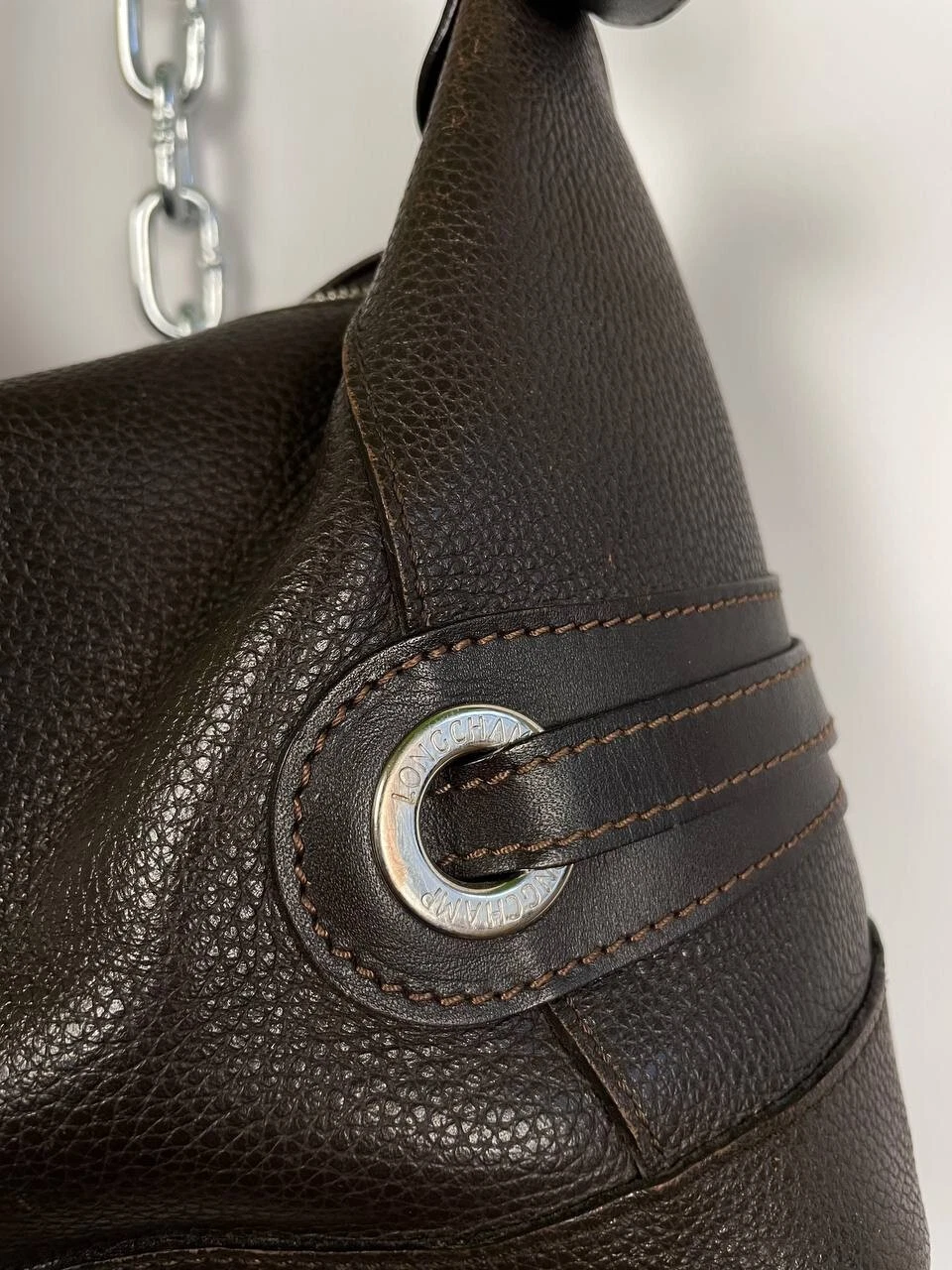 Borsa a tracolla Longchamp Paris pelle marrone made in Marocco