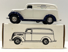 ERTL 1938 Chevy Panel Truck NJRHA 1994 Lockable Bank 1/25 Limited Edition B446