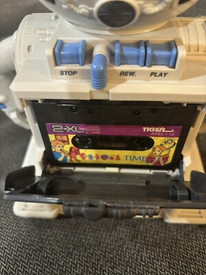 [可動品]TIGER ELECTRONICS 2XLロボット型カセットプレーヤー TIGER ELECTRONICS 2XL ロボット型カセットプレーヤー FOR SALE