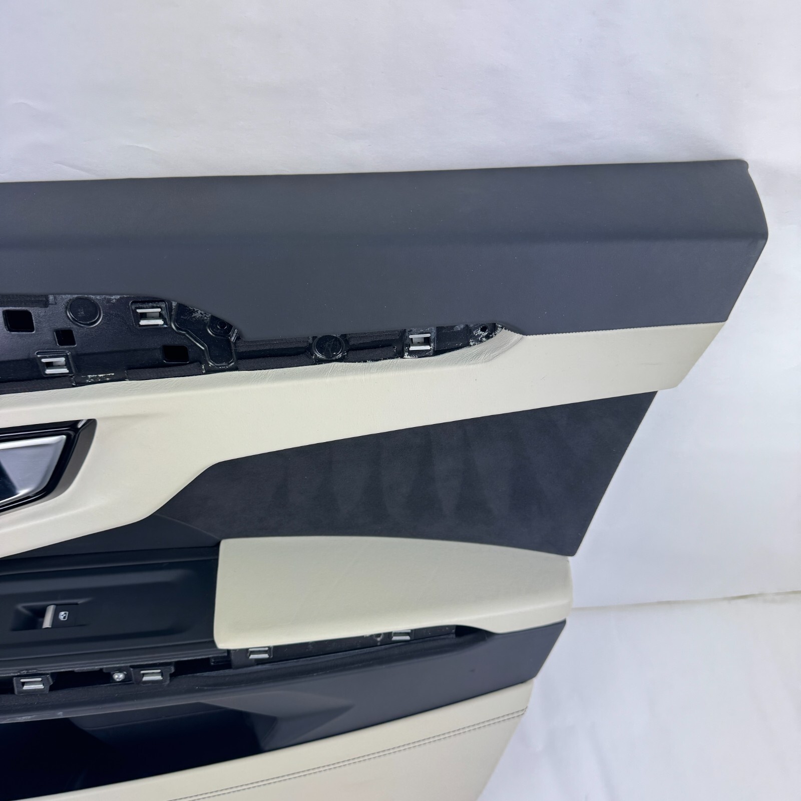 2018 -2024 Lamborghini Urus Front Right Passenger Door Panel Cream 4ML867004001