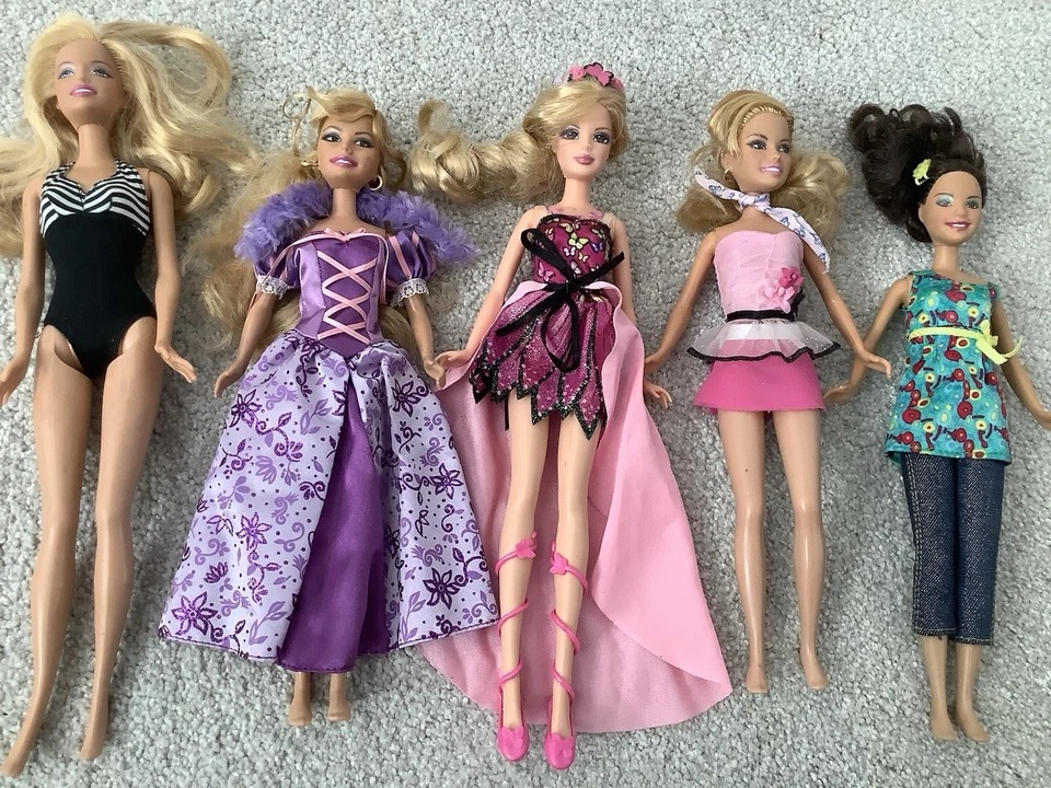 Barbie Lott MATTEL 5 peças em roupas 1991, 2005, 2007 Em bom estado. - Imagem 2 de 4