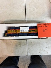 HO scale model railroading, engines, cars, parts Lot-63