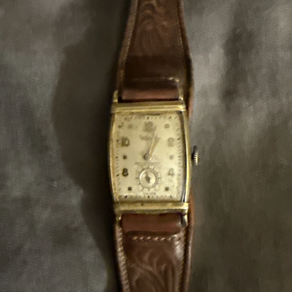 Working Wyler Vintage 1940s White Dial Clamshell Tank Watch 14kt Gold Filled !! - Image 4 of 4