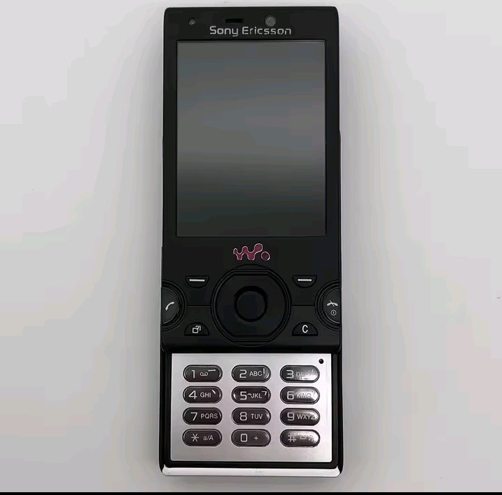 Sony Ericsson W995 Unlocked 3G Slider Walkman Phone &ndash; Classic Collectibl Vintage