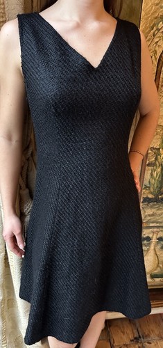 Timeless Prada V Neck Black A-Line Wool Dress in Size 46 - Picture 4 of 8