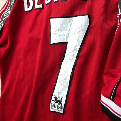 Maillot Vintage Manchester United Umbro 1996-1998 – Taille M, Sponsor Sharp, époque Beckham