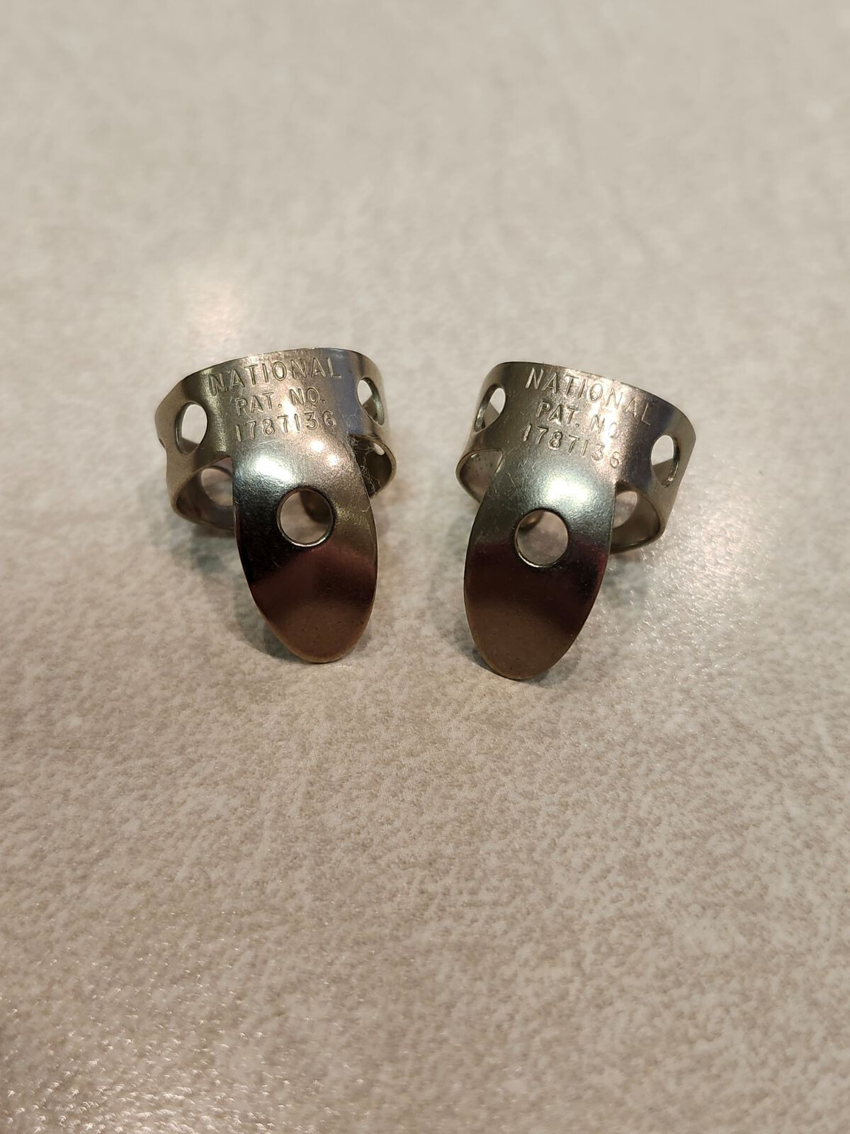 VINTAGE National Fingerpick Finger Pick Picks NON USA Banjo Guitar