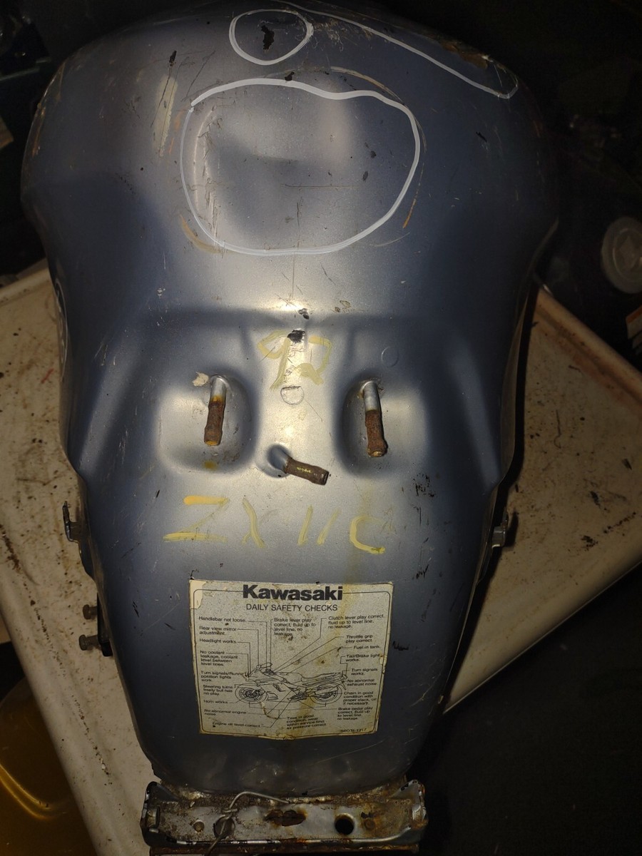 92 Kawasaki ZX-11C ZX11C Gas Tank Petrol Fuel Cell Reservoir