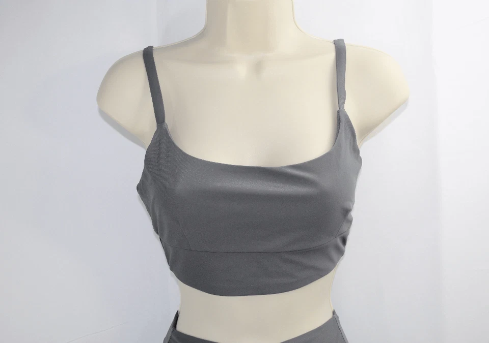 Conjunto de ropa deportiva Balance Athletica Foto 3 de 4