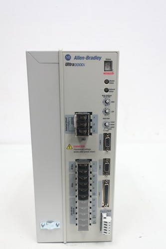 Allen Bradley 2098 DSD HV030X DN Ultra3000i Servo Drive 0 400hz 230 