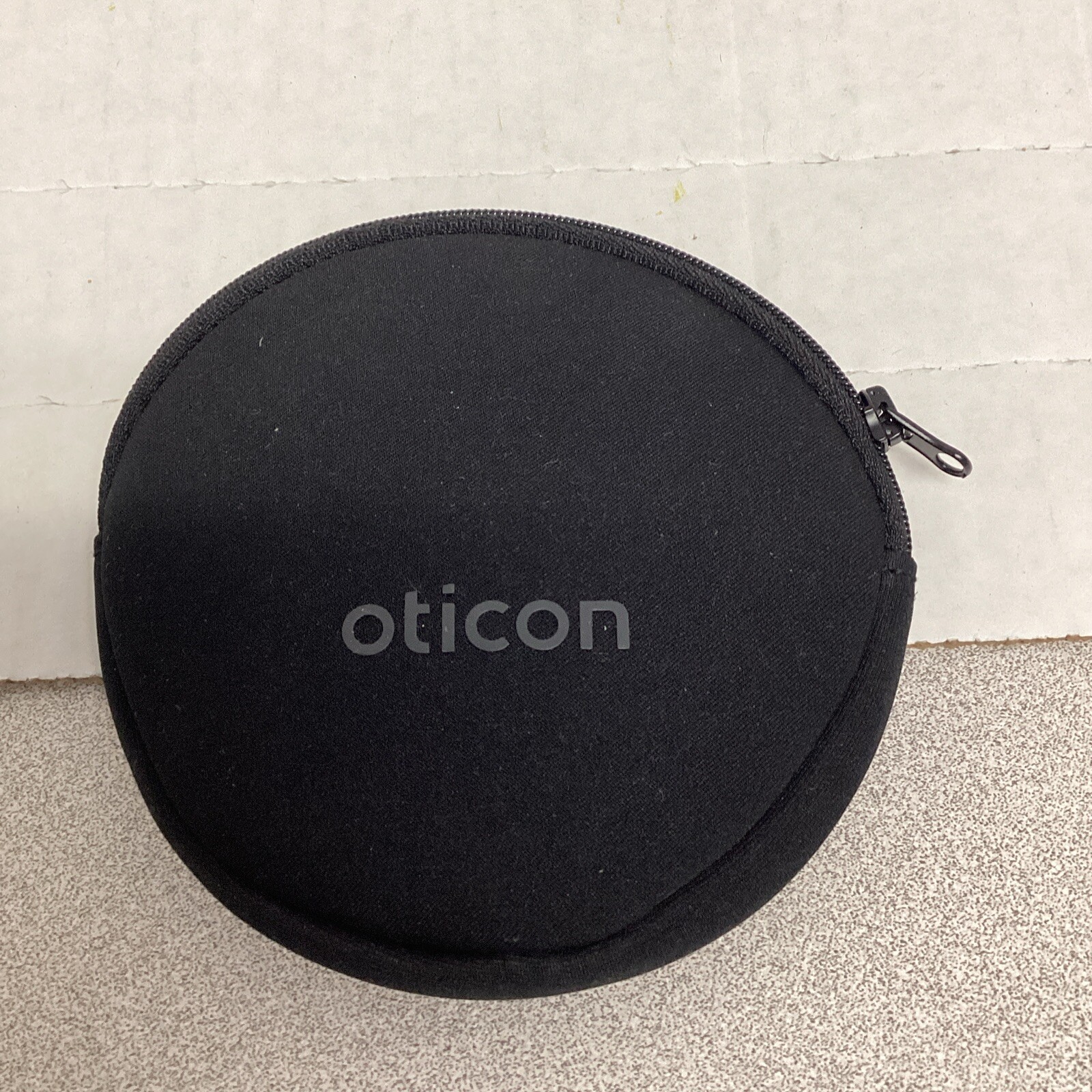 Oticon Hearing Aid Black Zippered Case