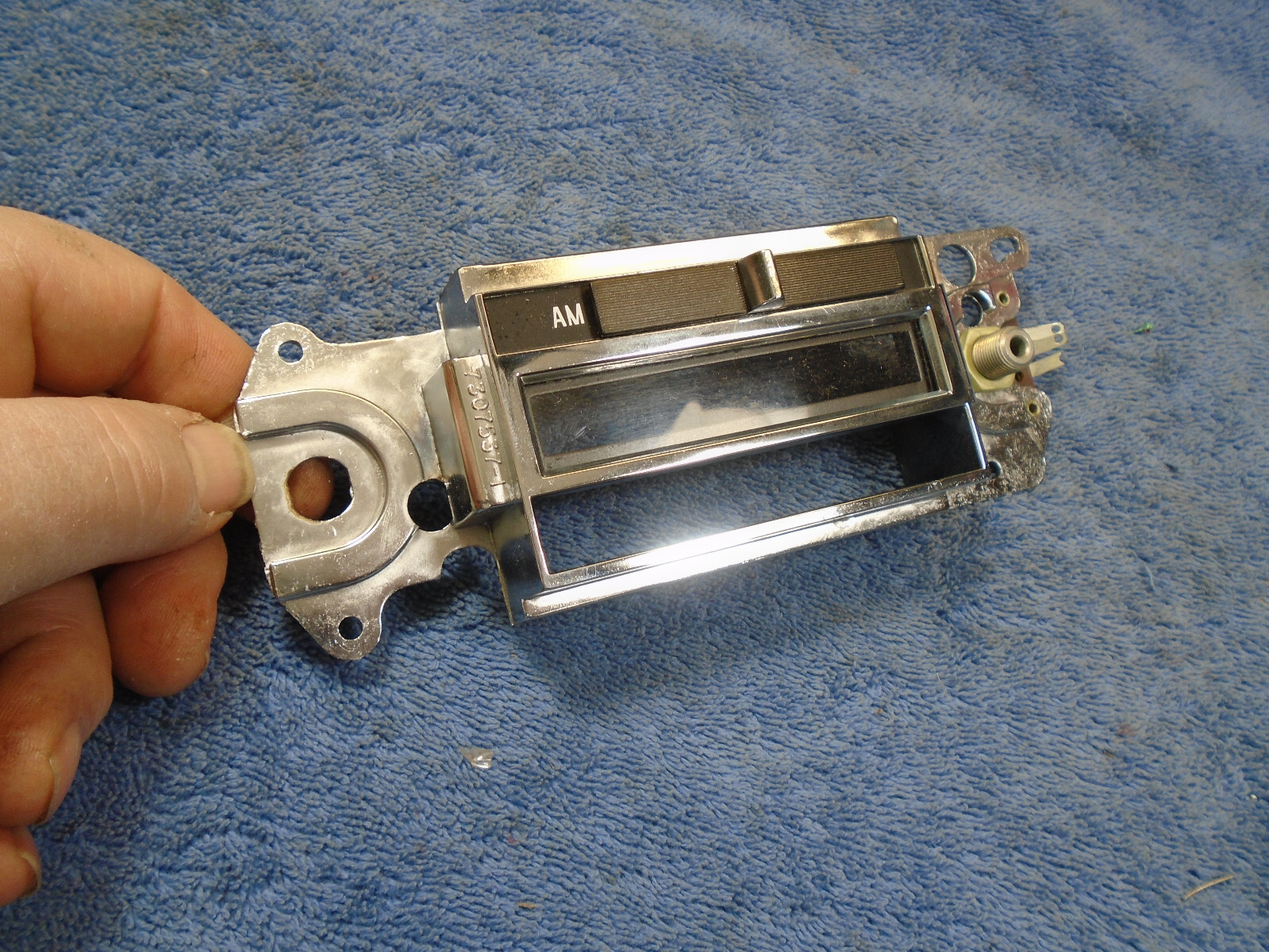 NOS 69 70 BUICK DELCO AM FM RADIO FACE -ESCUTCHEON ELECTRA WILDCAT ...