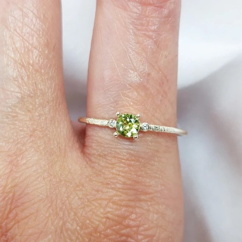 Simulated 0.26CT Round Peridot & Moissanite With 10K Yellow Gold Wedding Ring - Picture 4 of 6
