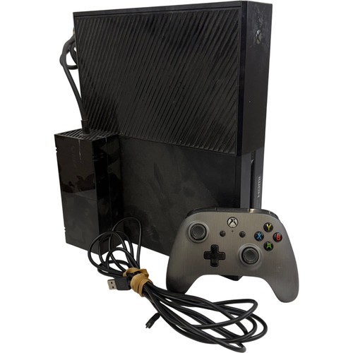 Microsoft Xbox One Konsole mit PowerA Controller Model 1540 ungetestet