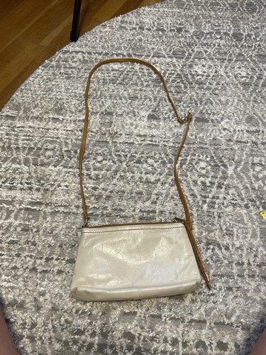 Handtasche der Marke Hobo Creme/Elfenbein Leder Crossbody