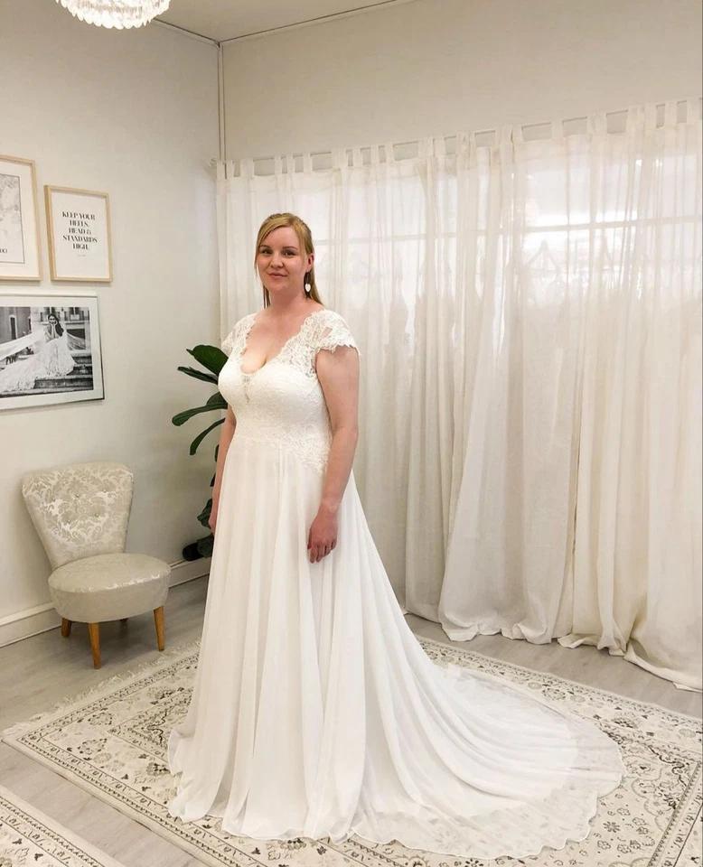 Vestidos de novia de gasa cuello en V mangas cortas línea A talla grande tren vestido de novia Foto 2 de 4