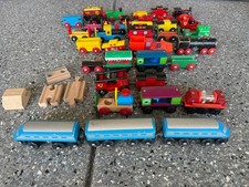 Vintage 30 Pc Wooden Railway Train Lot Thomas BRIO Sodor Aquarium Track