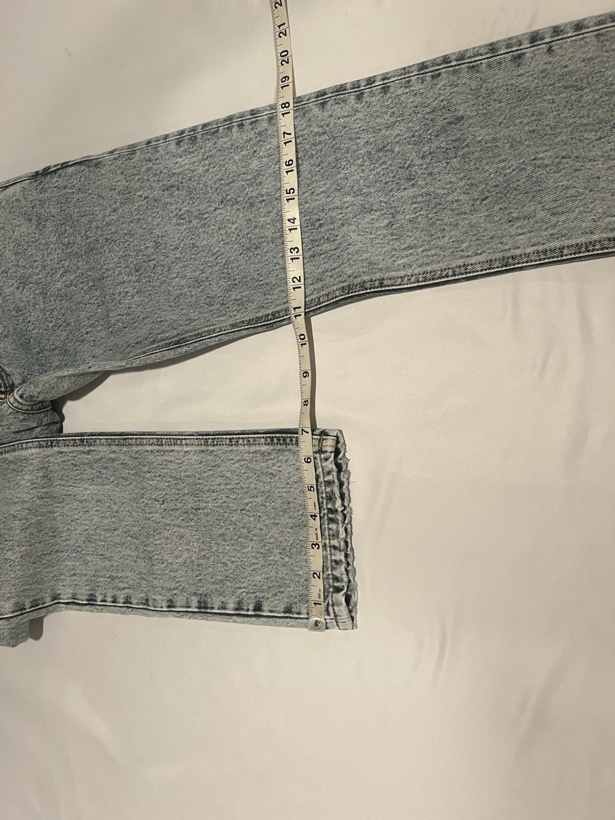 jeans uomo saint laurent. 28. $790