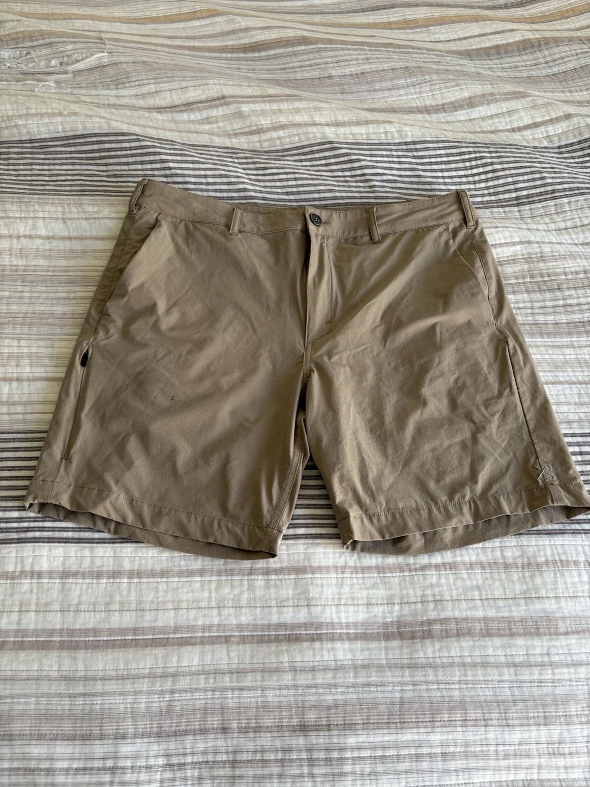 CUTS Men's AO Hybrid Quick-Dry Slim-Fit Beige Shorts MX10147 Sz 32