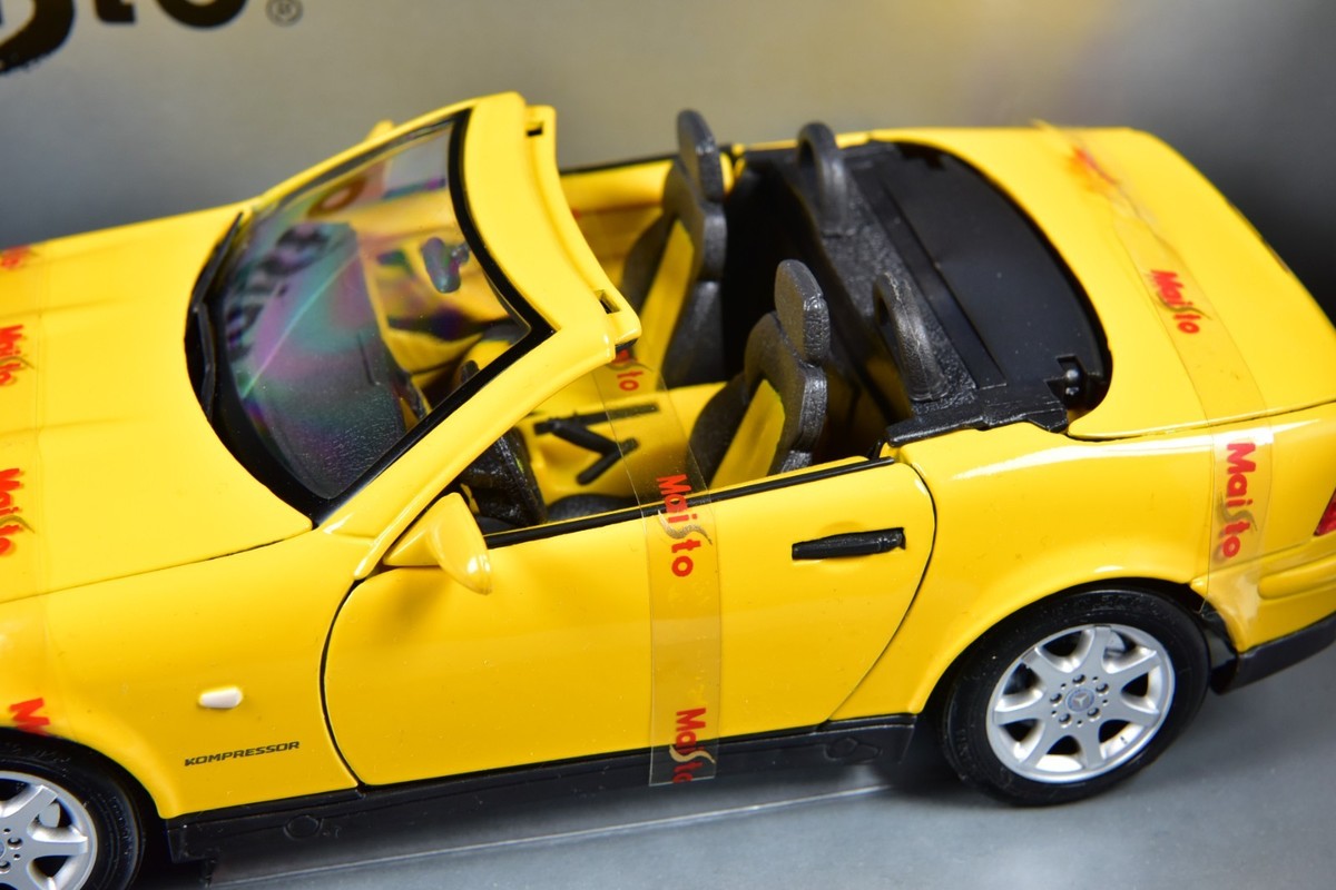Maisto Mercedes-Benz SLK 230 1:18 Yellow Convertible Diecast Model