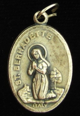 Saint Bernadette Medal Religious Holy Catholic Mary Lourdes Apparition