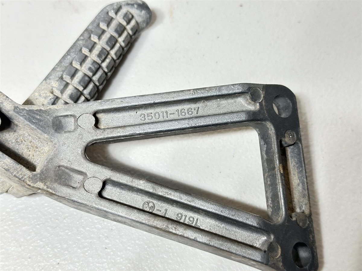 1996 Kawasaki ZX9R Passenger Foot Peg Left Right Rear Footpegs