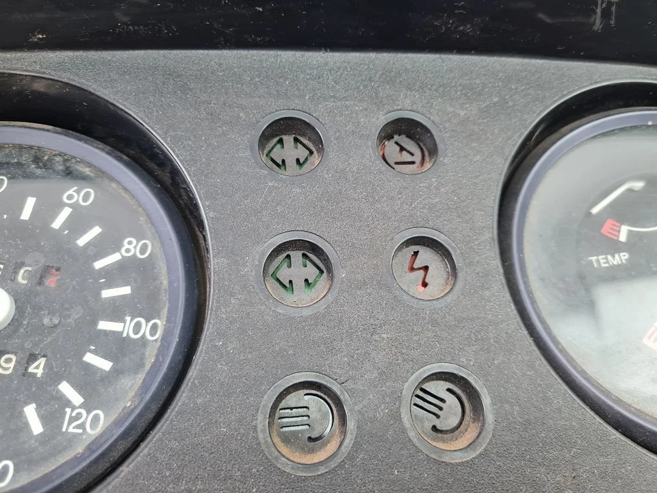 Instrument cluster speedometer temperature fuel gauge Wartburg 353 original German Democratic Republic #251287 - Image 3 of 4