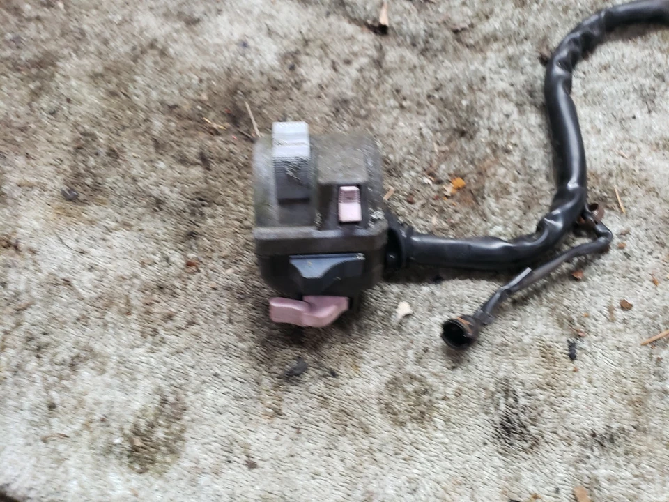 Interruptor de manillar de control izquierdo Honda Night Hawk CB 550 SC CB550 1983 sin probar Foto 2 de 4