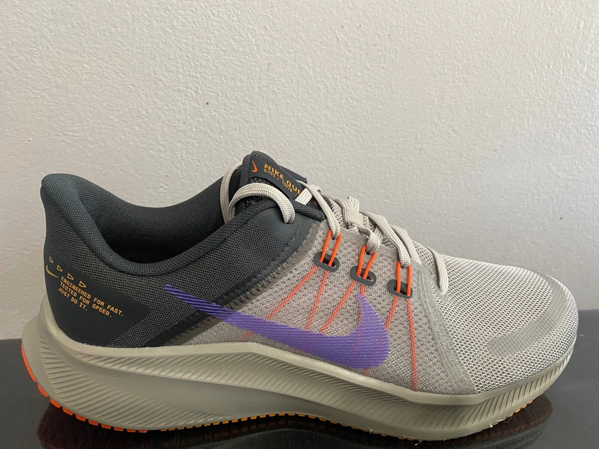 Lid outlet on shoes