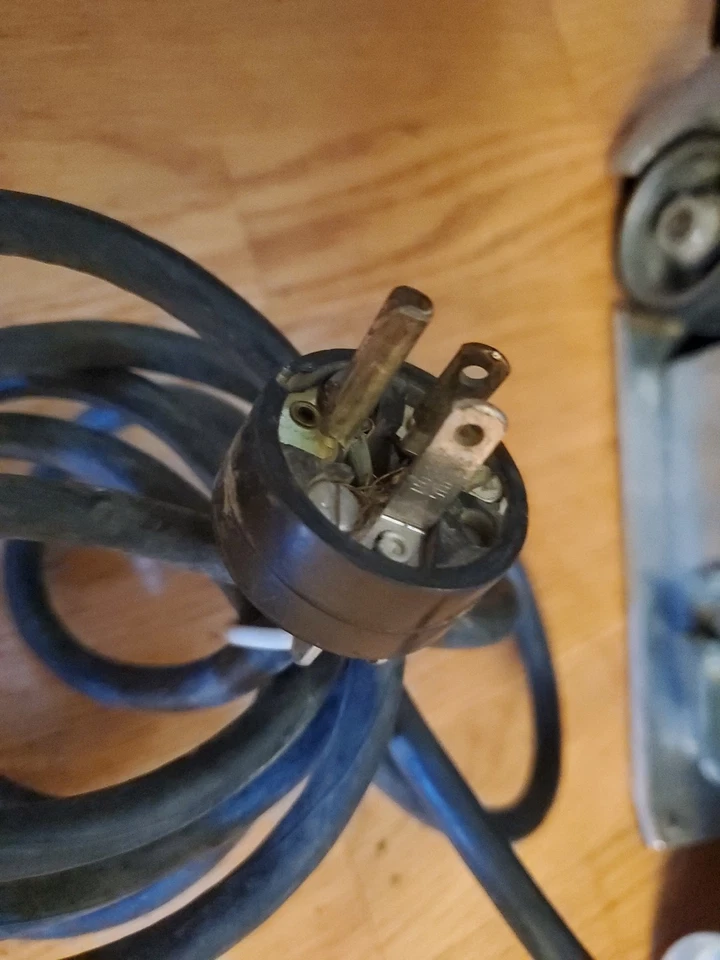 Porter Cable BB10 Corded 9A 1HP Wormgear Belt Sander - Image 3 of 4