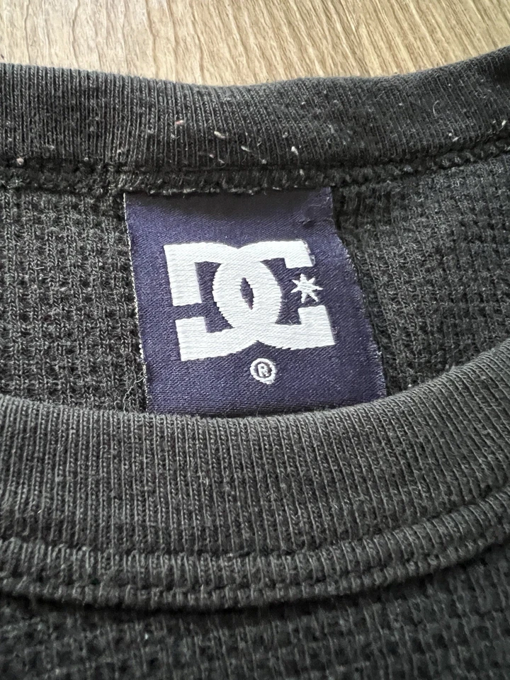 Y2K DC Shoes Thermal Long Sleeve Shirt Black Waffle Knit Skater Logo Tee Small - Image 4 of 4