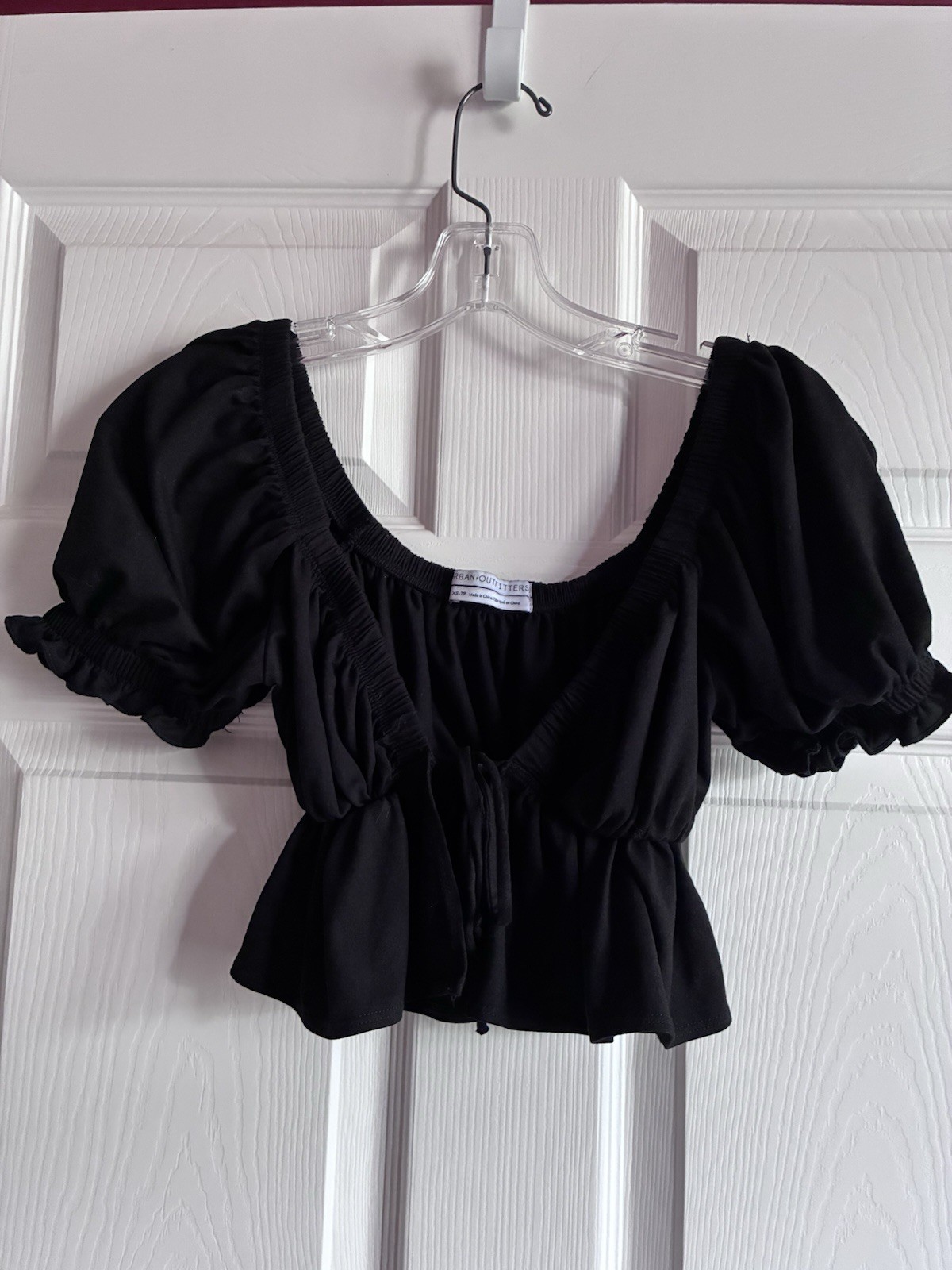 Urban Outfitters Black Short Puffy Sleeve Tie-Front Crop Top Women's size XS