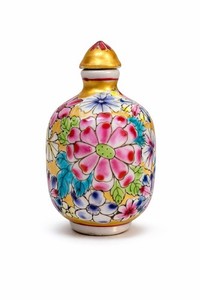 Vintage Chinese Famille Rose Porcelain Snuff Bottle Hand Painted Floral