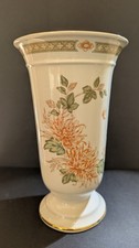 Marks and Spencers St Michael Ceramic Chrysanthemum Bud Vase 2185/5741