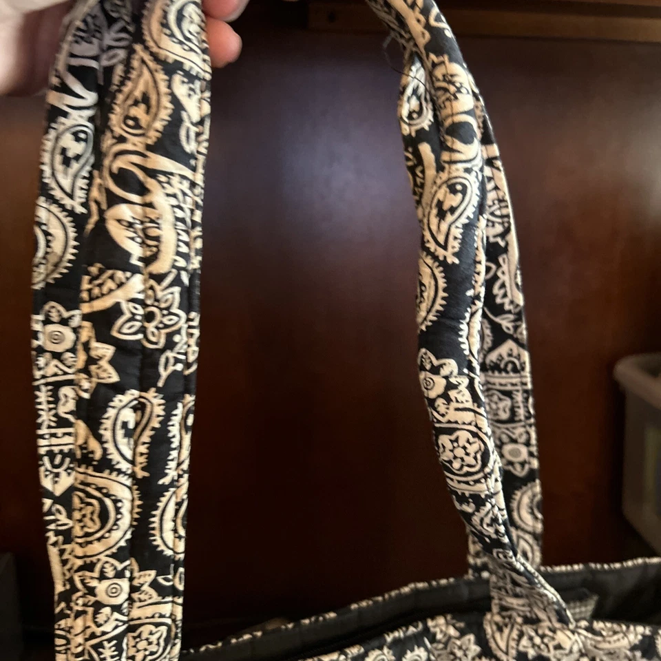 Belvah Quilted Tote Bag w/ Matching Makeup Bag Black & White - Image 3 of 4