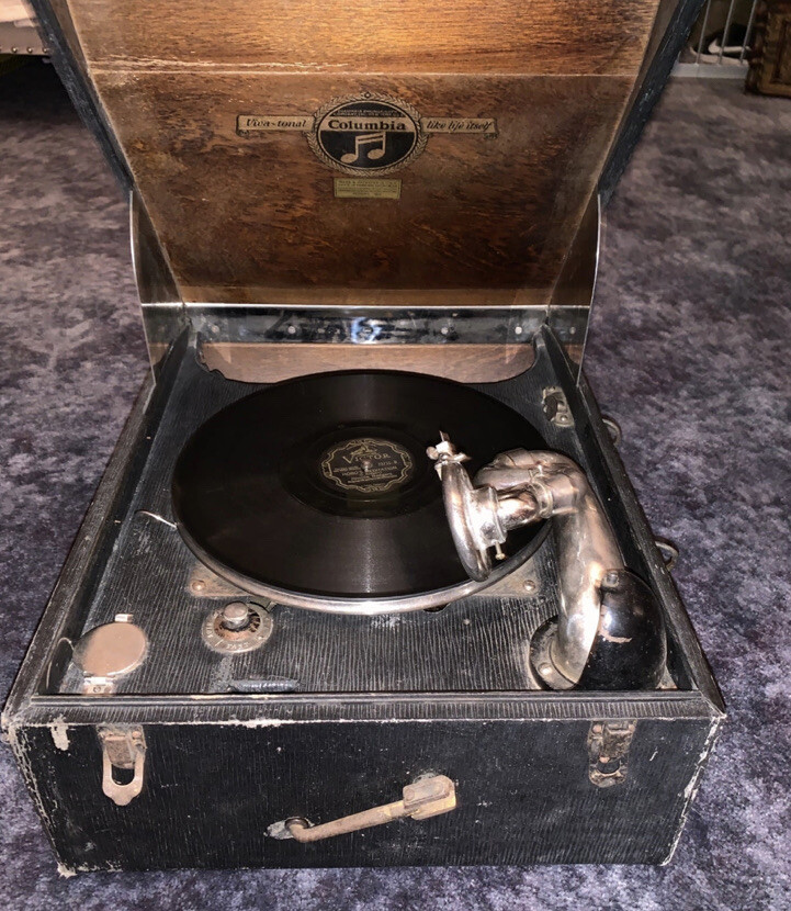 【蓄音機】Columbia Viva-tonal Grafonola Gramophone COLUMBIA Viva-tonal Grafonola No.117a - Auctions