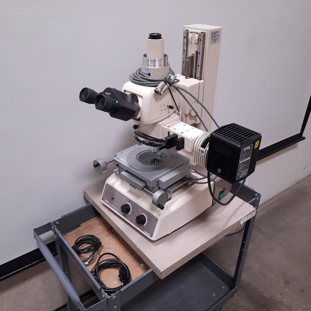 Nikon MM-40 Measuring Microscope, 10X/0.3 Objective, W/ XY Nikon MM-40 Measuring Microscope, 10X/0.3 Objective, W/ XY