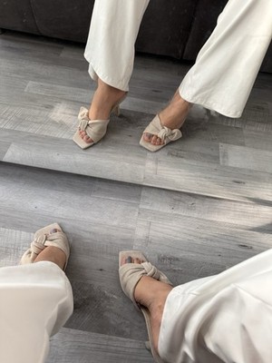 Damen Pantoletten Beige Sandalen Größe 40 H&M Wildleder Top Zustand