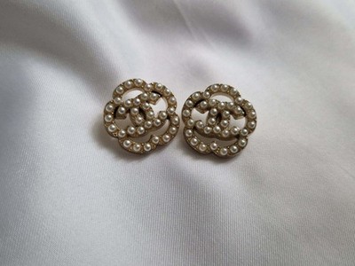 SET BESTEHEND AUS ZWEI CHANEL CAMELLIA BLUME PERLEN KNÖPFEN 20 mm