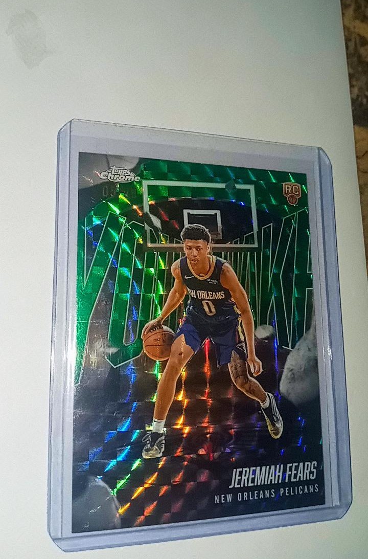 2025-26 Topps Chrome Youthquake Jeremiah Fears Green Geometric /99 RC Grade It