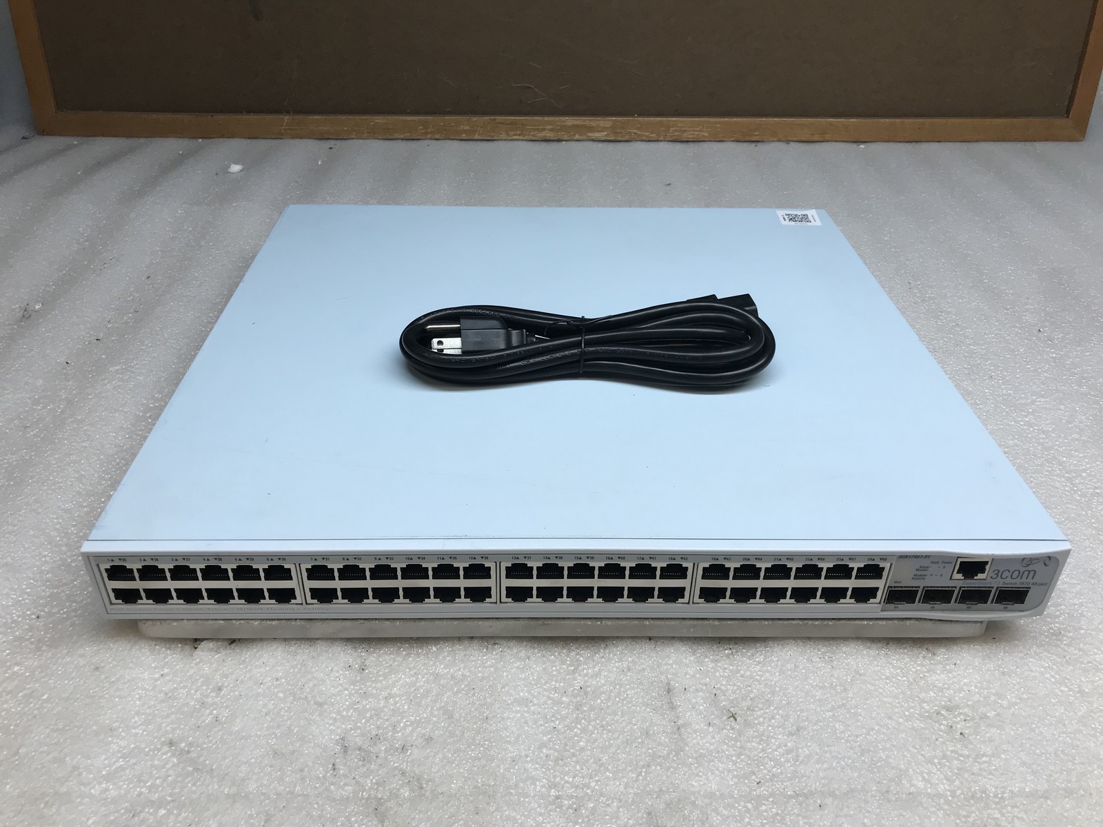3Com 3CR17451-91 48-Port SuperStack 3 Switch 3870 Network Switch w Power cable