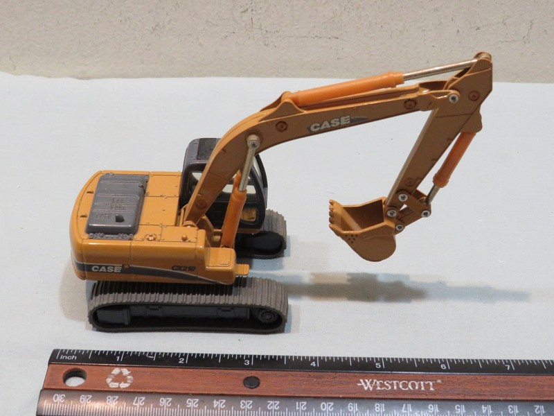ERTL #14112 1:50 Scale Diecast Case CX210 Excavator Lot #2