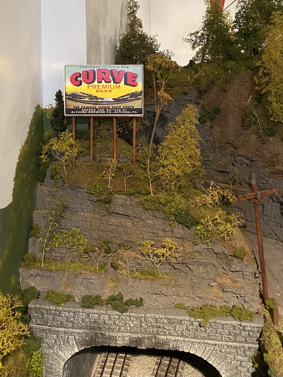O Scale HORSESHOE CURVE BEER BILLBOARD scratch Built Trackside Lionel