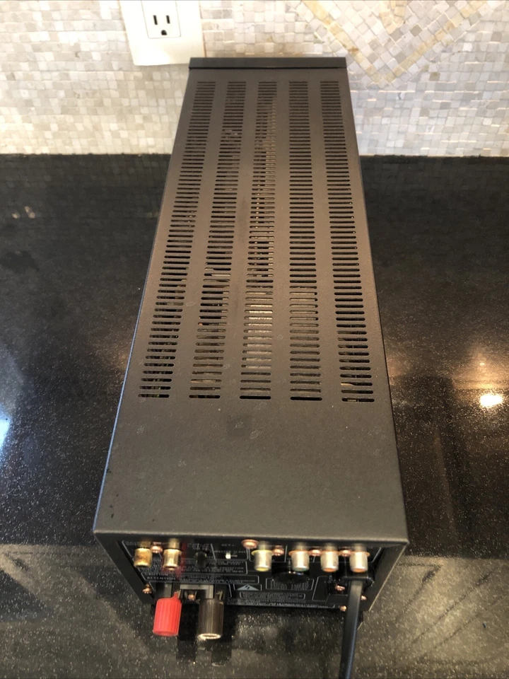 Amplificador de potência monobloco Marantz MA 700 200 Watts THX manual do proprietário caixa aberta - Imagem 4 de 4