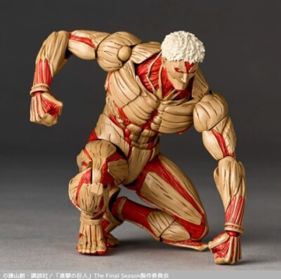Attack on Titan ARMORED TITAN Shingeki no Kyojin Revoltech Kaiyodo