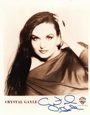 Crystal Gayle autograph signed 20x25 cm picture