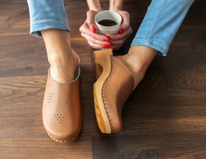 HOLZCLOGS HANDARBEIT DAMEN CLOGS Gr. 35 41 ECHTLEDER NEU Damen Clogs Stil | eBay