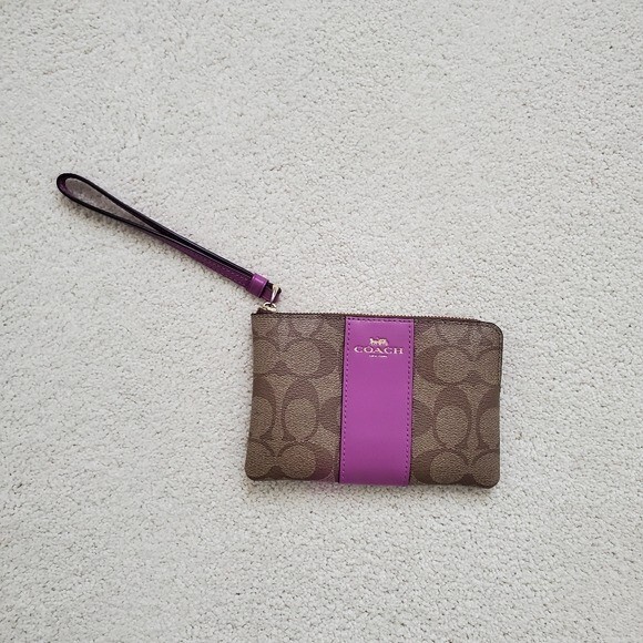 Coach Signature Corner Zip Tan and Purple Wristlet - image 15