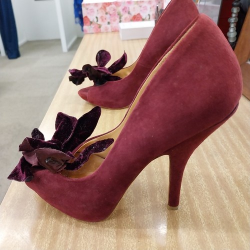 Badgley Mischka red high heeled shoes Size 7 1/2M - Picture 9 of 13